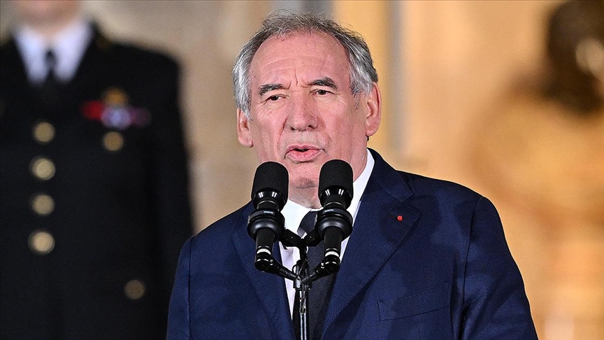 Fransa’da Başbakan Bayrou yeni hükümeti kurdu