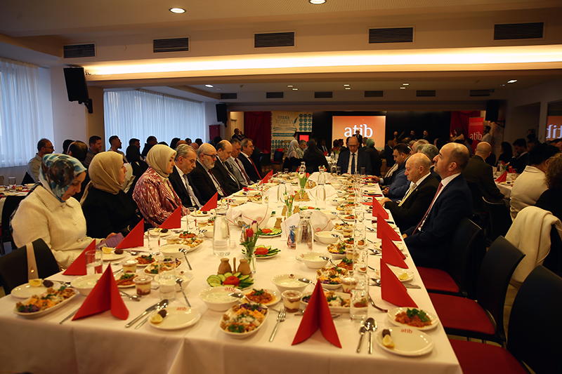 Avusturya’da Türk çatı kuruluşu ATİB, iftar programı düzenledi