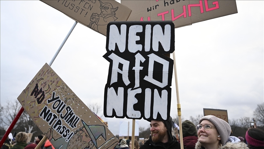 Almanya’nın Baden Württemberg eyaletinde AfD’li yetkililerin silah ruhsatlarının incelenmesi talebi