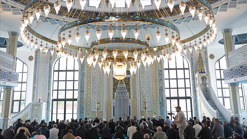 Fransa’nın Roubaix kentinde Eyüp Sultan Camisi açıldı
